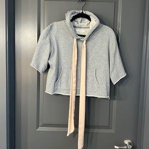 Cropped sweatshirt with tie